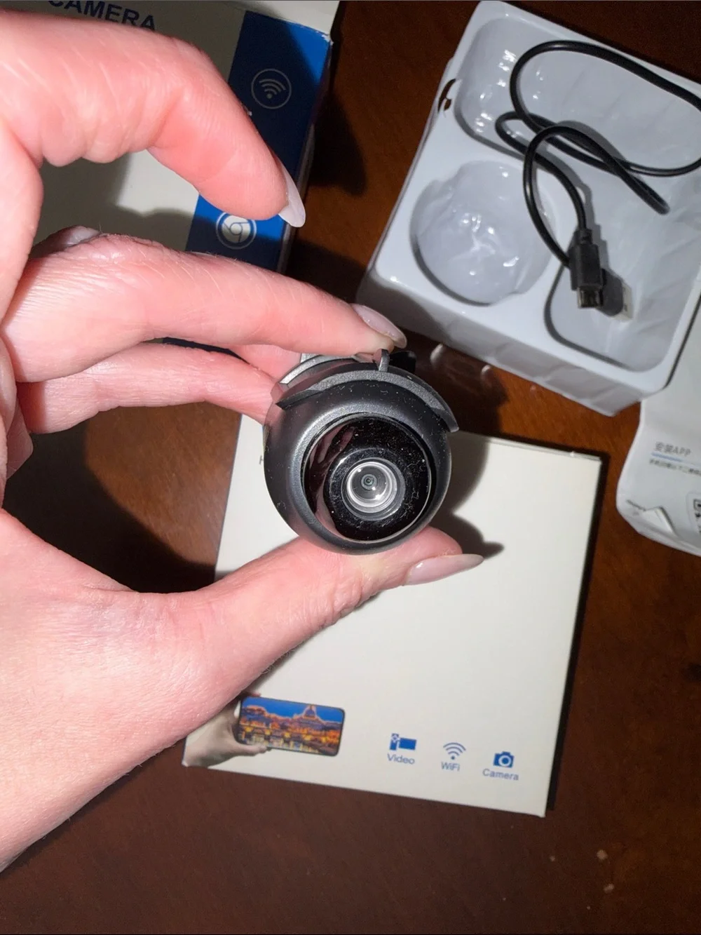 2 Compact WiFi HD Camera with USB Cable - White/Black